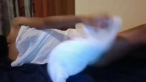 lisa larry online show from January 4, 1:10 am