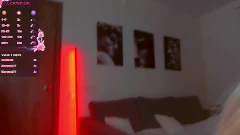 Lisa online show from December 13, 7:53 pm