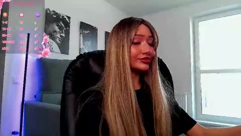 Lisa online show from March 26, 10:31 am