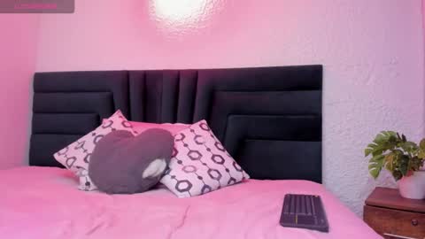 lisa white  online show from February 10, 4:26 am