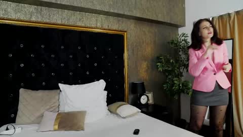 lisacroft online show from March 7, 12:56 pm