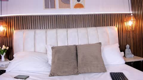 lisa online show from April 7, 12:07 pm