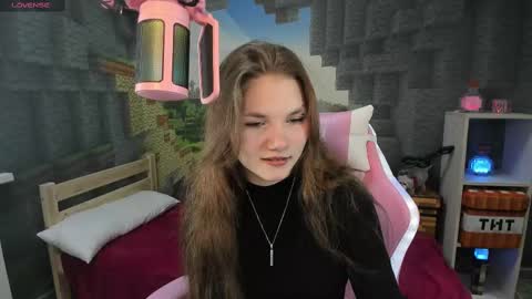 Lisa online show from March 5, 5:08 pm