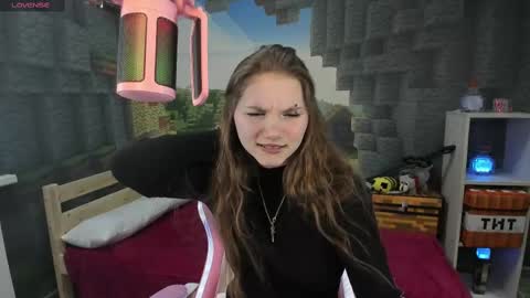 Lisa online show from March 5, 8:21 pm