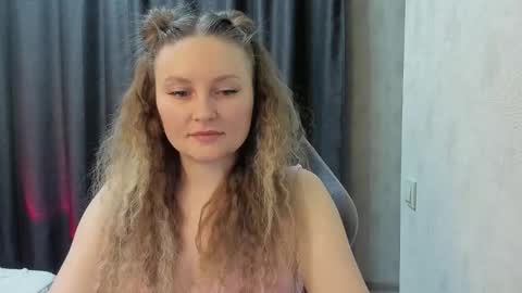 Lisa online show from November 7, 4:09 pm