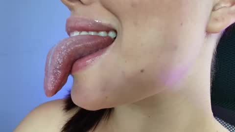 Lisbet online show from February 5, 7:20 pm