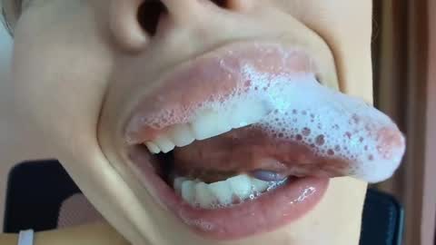 Lisbet online show from April 8, 10:24 pm