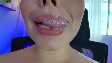 Lisbet online show from February 10, 7:17 pm