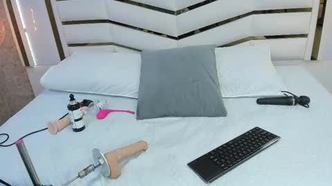 lisse_palmerr online show from March 1, 1:21 am