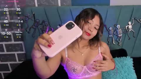 little_annee online show from October 23, 11:38 pm
