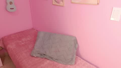 Little Effy online show from January 8, 1:00 am