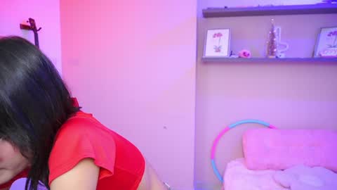 Snapshot of little_effy18_ chatting on February 5, 2:48 pm Little Effy online show from February 5, 2:48 pm