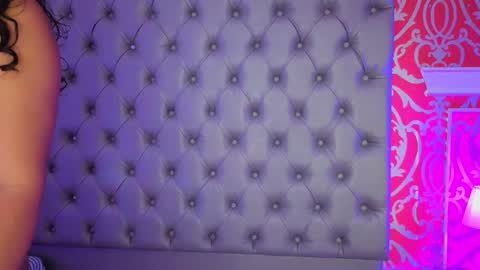 little_lilith_apple online show from September 23, 7:09 pm