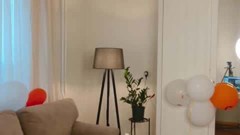 Nicole online show from November 7, 1:35 pm