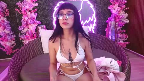 Paulette online show from November 12, 1:13 pm