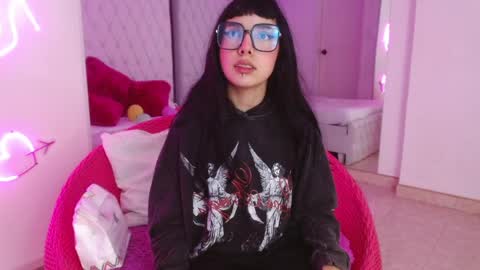 Paulette online show from April 1, 3:29 am