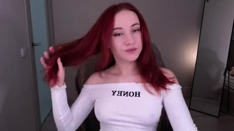 little_pretty_woman online show from May 8, 2:56 pm
