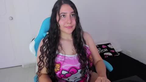 Laire  online show from December 1, 9:57 pm