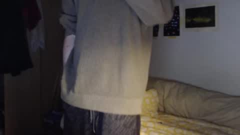 littlealien7 online show from September 12, 11:34 am