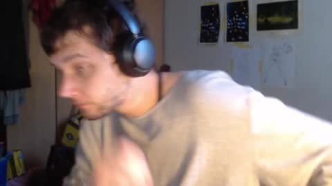 littlealien7 online show from November 2, 5:18 am