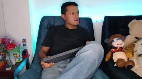 Manu online show from April 19, 2:12 am