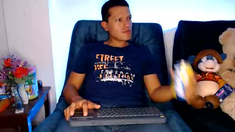 Manu online show from June 9, 2:44 am