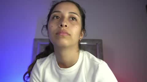 littlee_emma_ online show from July 21, 11:40 pm