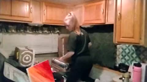 littleleo96 online show from March 23, 7:24 am