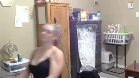 littleleo96 online show from July 30, 4:13 am