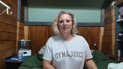 lisanixs online show from February 4, 5:06 pm