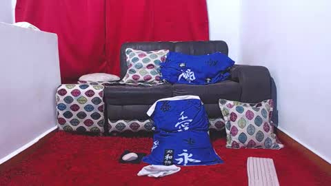  Mia online show from March 8, 12:00 am