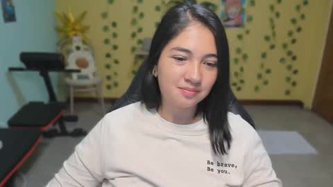 Mia  Wednesday to Sunday 730 am to 1030 am Colombian Hour D online show from January 15, 5:27 am