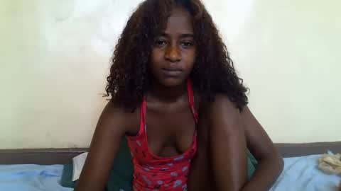 littlesandie online show from September 19, 7:56 am