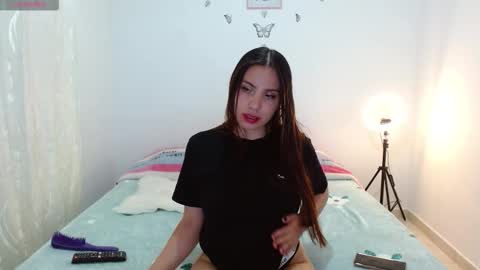 Snapshot of littleshydoll chatting on October 30, 4:02 am Sarita  online show from October 30, 4:02 am