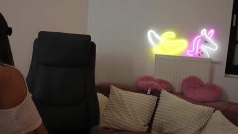 littlestellaspark online show from December 28, 3:47 am