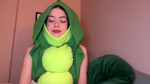 Little Sugar Pea  online show from January 8, 11:41 pm