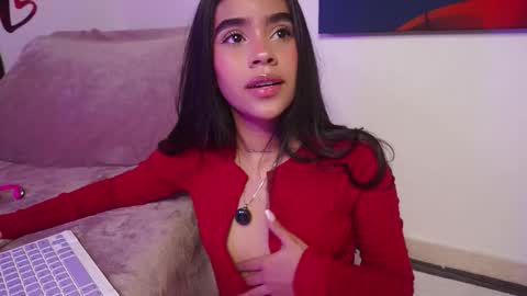 littletammy_ online show from November 19, 2:49 pm