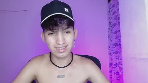 Snapshot of littlextrem chatting on February 26, 10:05 am Eros online show from February 26, 10:05 am