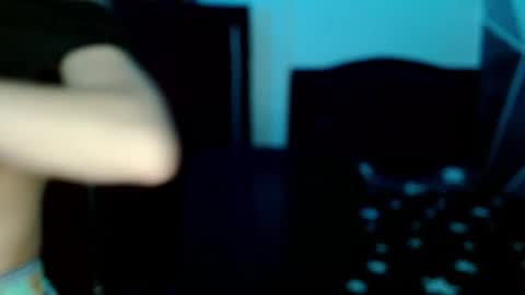 Snapshot of littlextrem chatting on October 19, 1:21 am Eros online show from October 19, 1:21 am