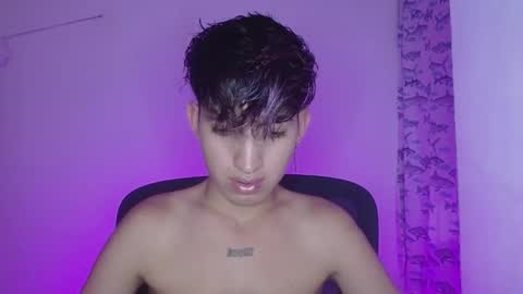 Snapshot of littlextrem chatting on February 14, 3:33 am Eros online show from February 14, 3:33 am