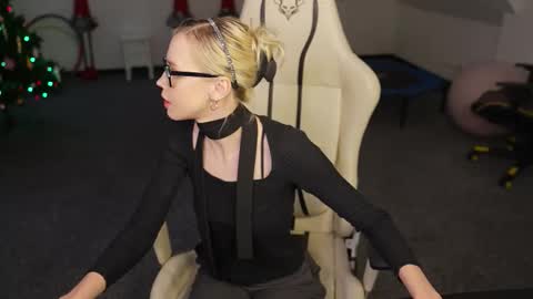 Sheryl online show from December 22, 11:17 am