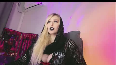Liya Ray online show from March 24, 4:02 pm