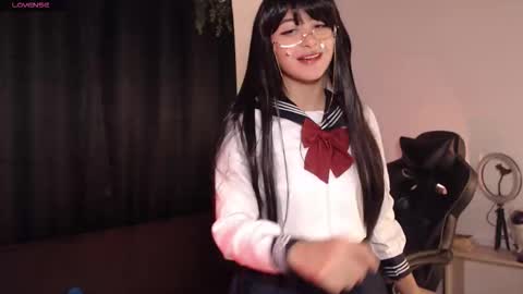 Elizabeth online show from November 10, 8:33 pm