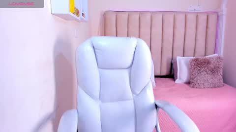 Snapshot of liz_bohemia chatting on February 1, 11:58 pm LIZ online show from February 1, 11:58 pm