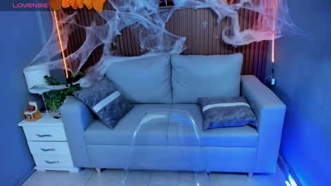 Snapshot of liz_bohemia chatting on October 18, 1:54 am LIZ online show from October 18, 1:54 am