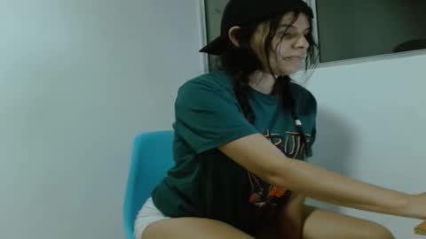 liz_fe online show from March 4, 1:24 am
