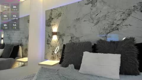 Liz  online show from October 17, 12:09 pm