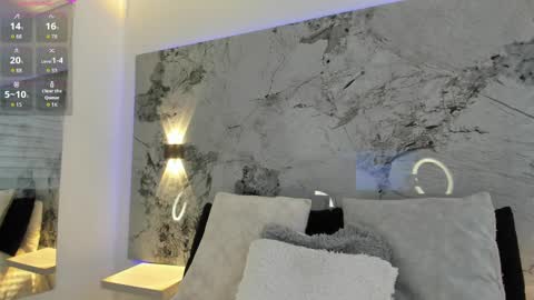 Liz  online show from November 12, 11:56 am