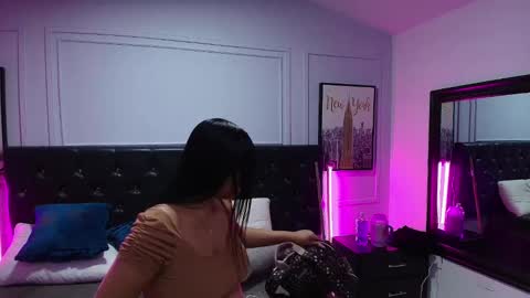 Snapshot of lizz_tender chatting on February 12, 11:29 am Lizz  online show from February 12, 11:29 am