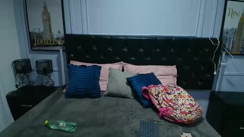 Snapshot of lizz_tender chatting on February 7, 11:56 am Lizz  online show from February 7, 11:56 am